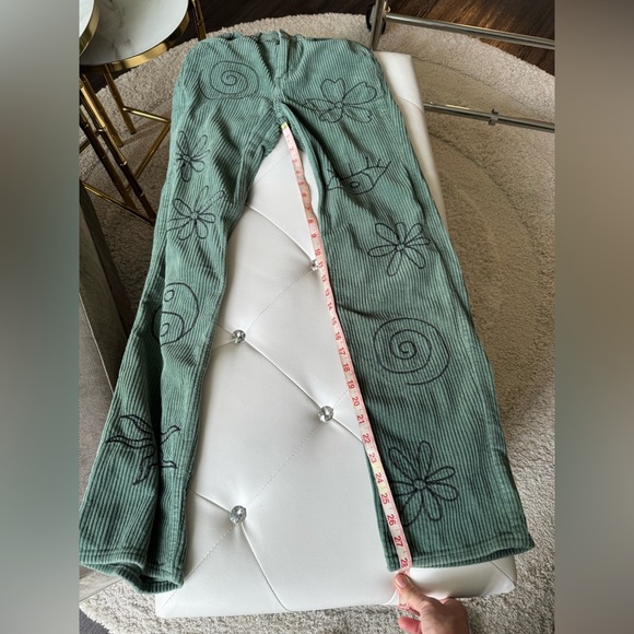 Pacsun Green Corduroy Embroidered Boyfriend Jeans Size 23 - Picture 12 of 14